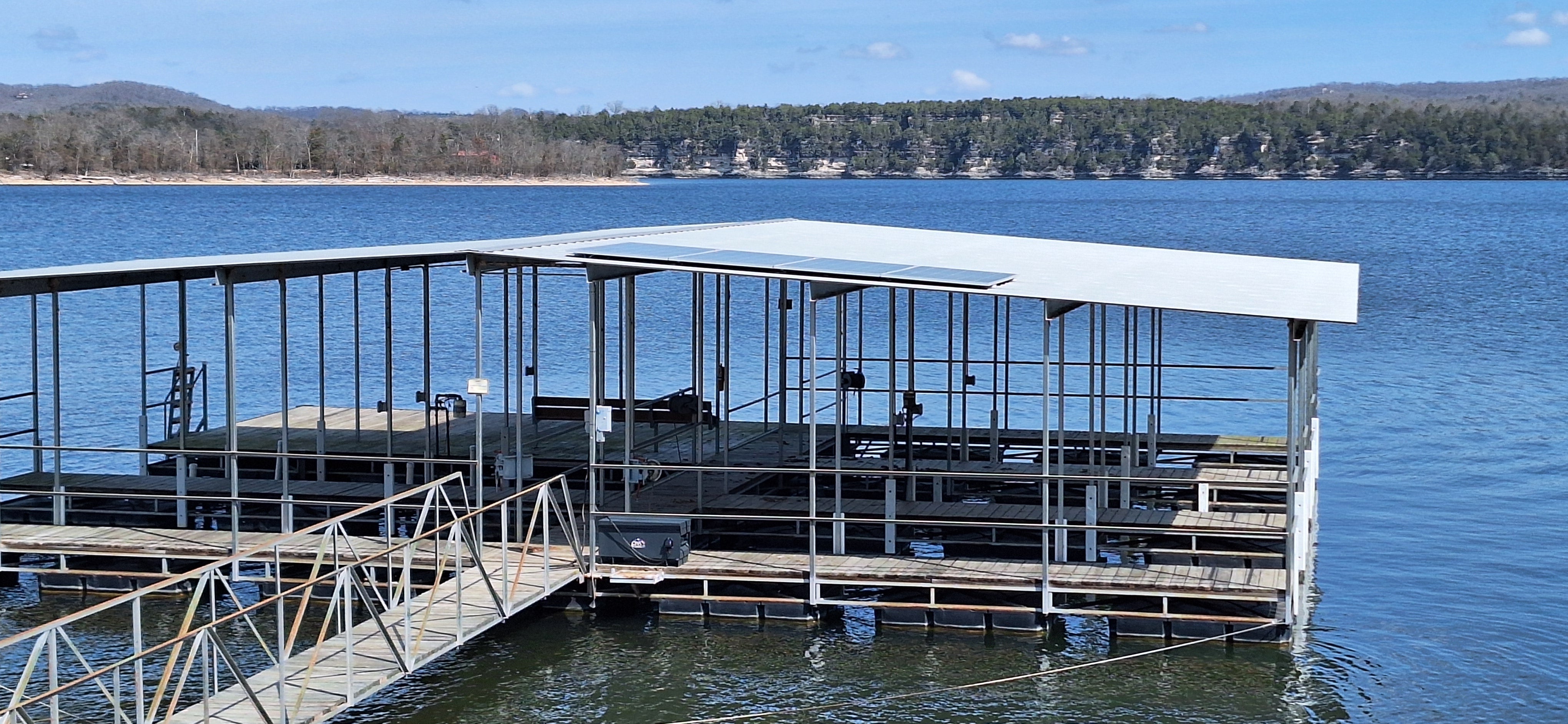 1.1KW Boat Dock Offgrid Solar Kit - Portable with Plug and Play Connections
