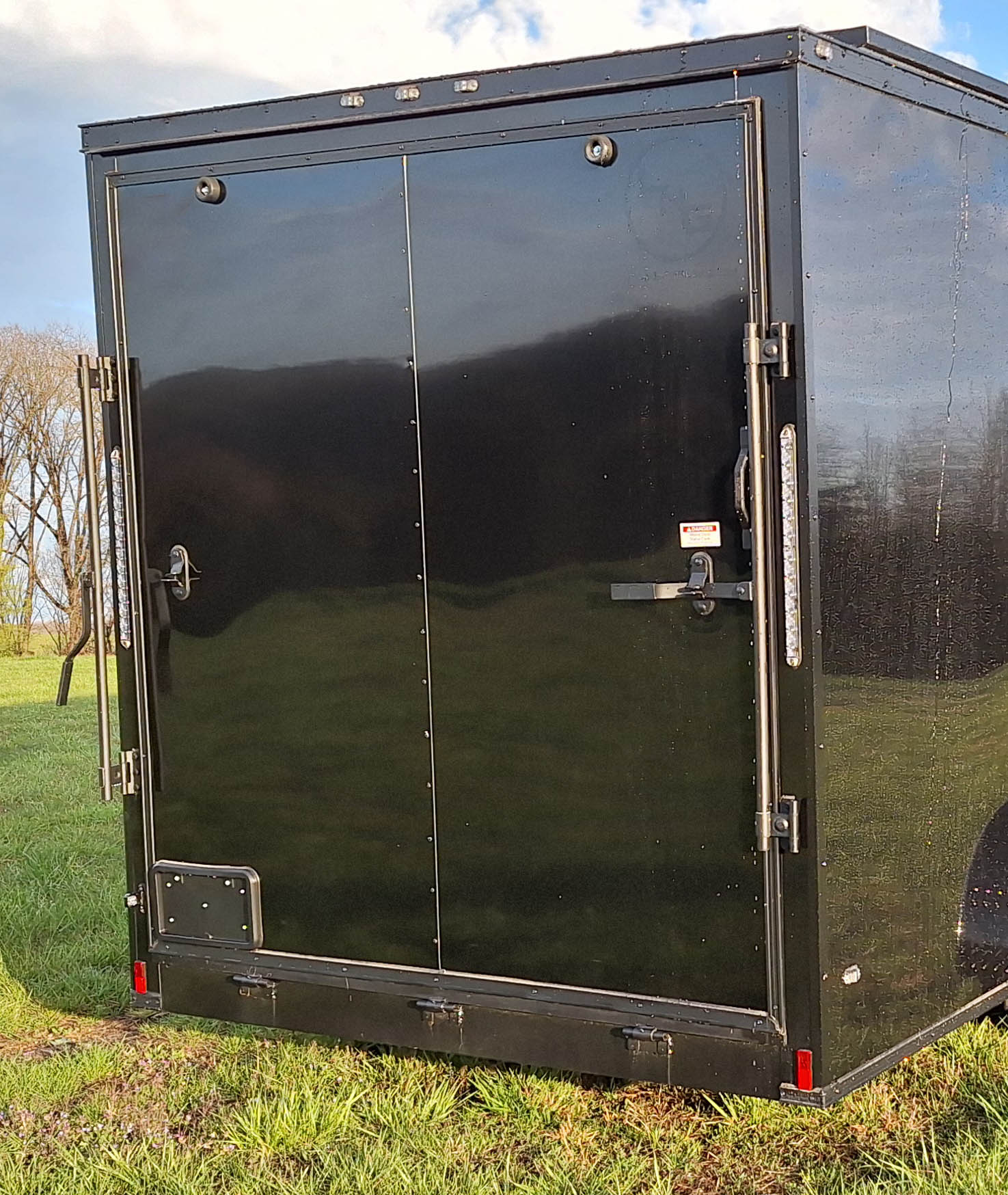24' Enclosed SOLAR POWERED Offgrid Self-Sufficient Trailer - SOL-ARK 15K with OMO 32K Freedom Lithium Battery