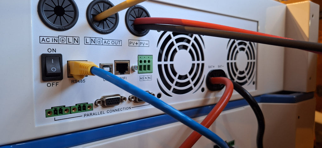 OMO All-In-One Customizable Stacking Inverter/Battery System 120/240 11000W Total Inverter Output + 25.6KW Lithium Battery